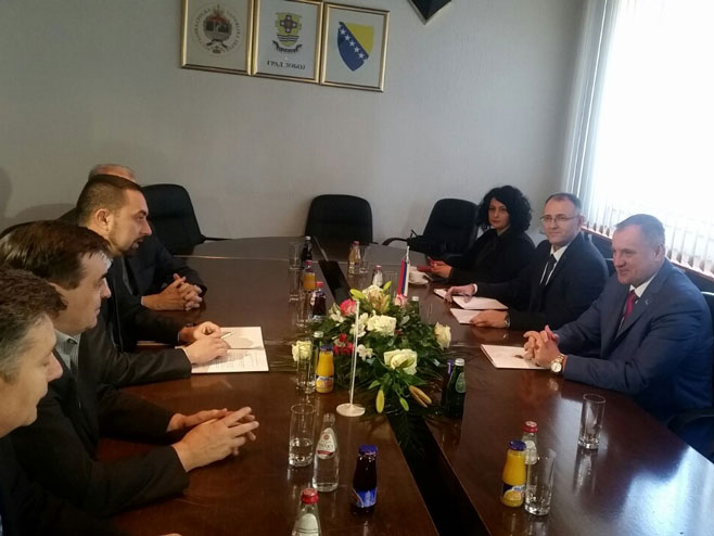 Sastanak Viškovića sa rukovodstvom Doboja (Foto: RTRS)