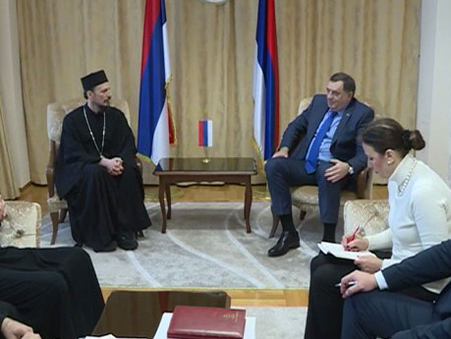 Episkop zahumsko-hercegovački Dimitrije i Milorad Dodik (Foto: RTRS)