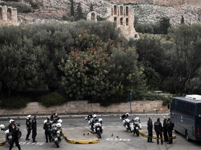 Бачена бомба на руски конзулат у Атини, без експлозије (Фото:, Atina, fotoarhiv) - 