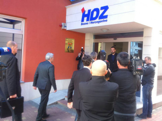 Sastanak HDZ - SDA (Foto: RTRS) 