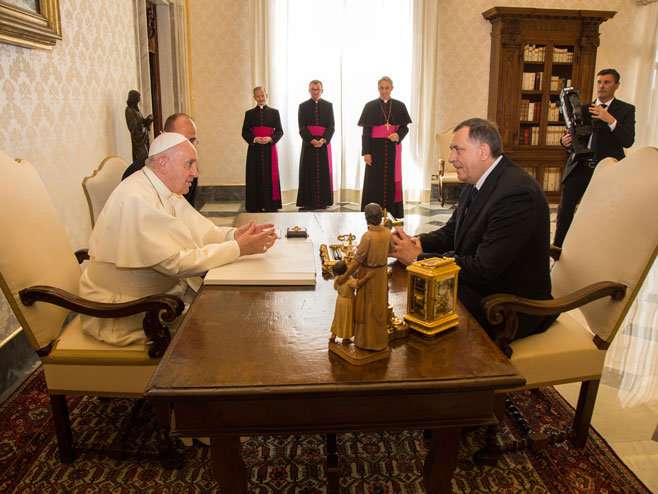 Dodik i papa Franjo (Foto: RTRS)