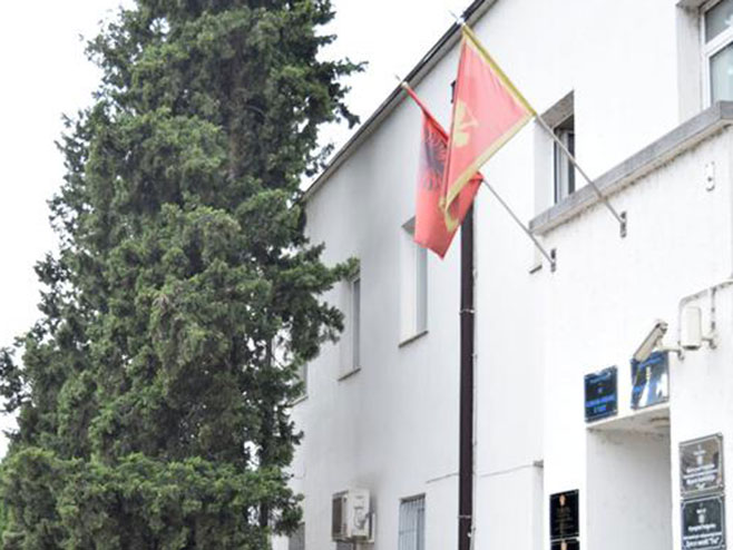 Тузи - заставе Албаније и Црне Горе (фото:Zoran Đurić) - 