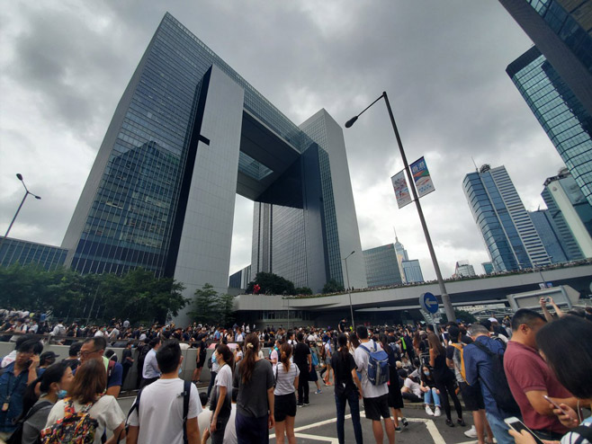 Хаос у Хонгконгу, архив (фото: twitter.com/05rKknRcyZTtYEz) - 