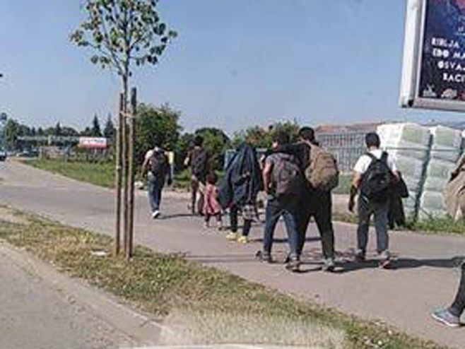Мигранти у бањалучком насељу Лазарево - Фото: Facebook