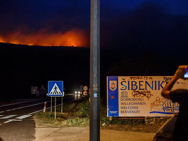 Пожар код Шибеника (фото:Zvonimir Barišin/CROPIX) - 