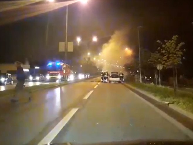 Бањалука: Запалио се аутомобил (Фото: Screenshot/ATV) - 