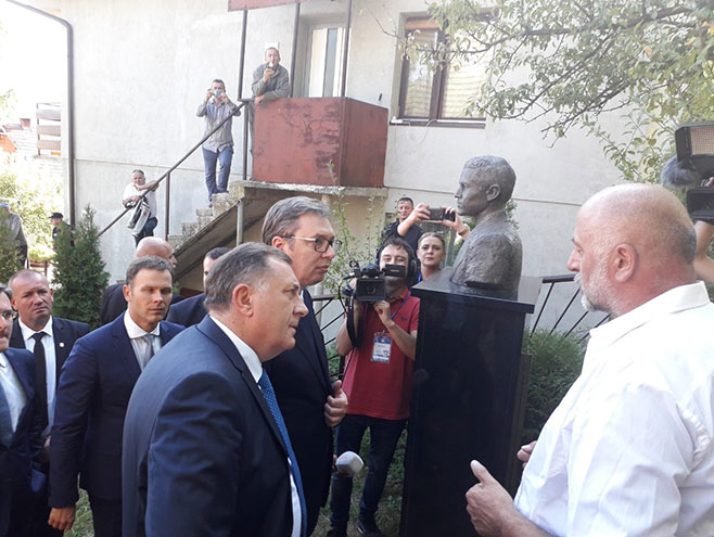 Dodik i Vučić u Grahovu (Foto: RTRS)