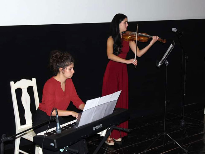 Студенти Музичке академије Универзитета у И. Сарајеву - Фото: СРНА
