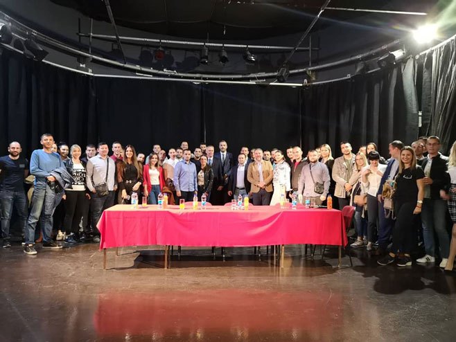 Састанак са Младим социјалдемократама Сарајевско-романијске регије - Фото: Тwitter