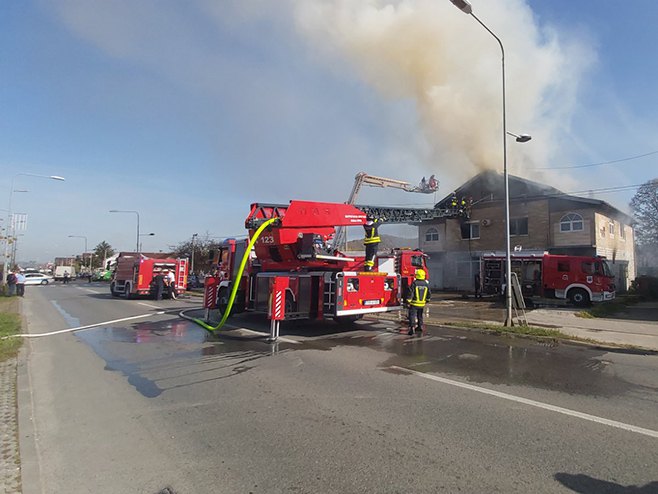Lazarevo-požar (Foto: RTRS)
