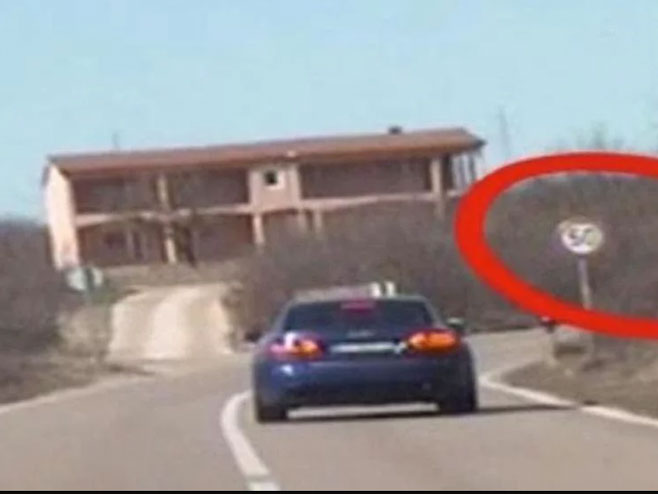 Полицајац Хрватске снимљен како је возио 160 км на час - Фото: Screenshot