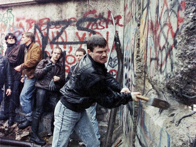 Берлински зид (фото:infomediabalkan) - 