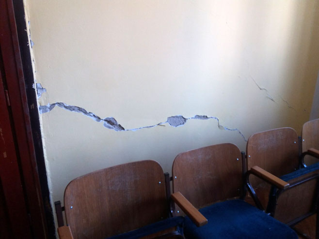 Muzička škola u Nevesinju, posljedice zemljotresa (Foto RTRS)