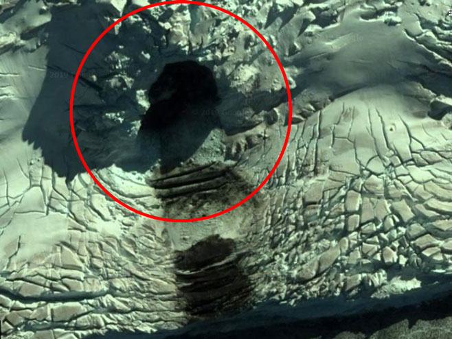 Мистериозна рупа на Антарктику (фото: google.com/maps) - 