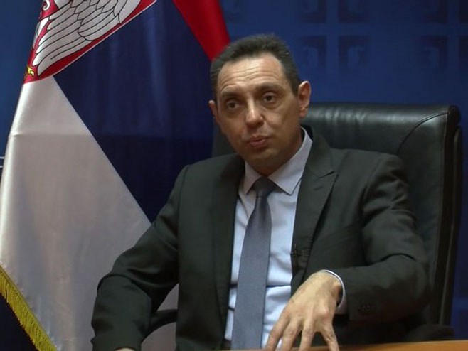 Вулин поручио америчком амбасадору: Не тражите на силу да се Срби опредијеле