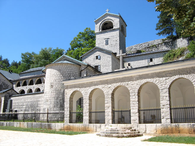 Цетињски манастир (фото: wikipedia.org / Koroner) - 