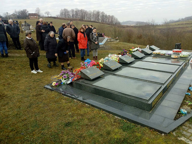 Нови Град: Парастос за погнуле Нови Град: Парастос за погнуле - Фото: РТРС