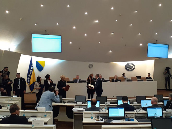 Сарајево: Уручени посланички мандати Вулићевој и Миљановићевој Сарајево: Уручени посланички мандати Вулићевој и Миљановићевој - Фото: СРНА