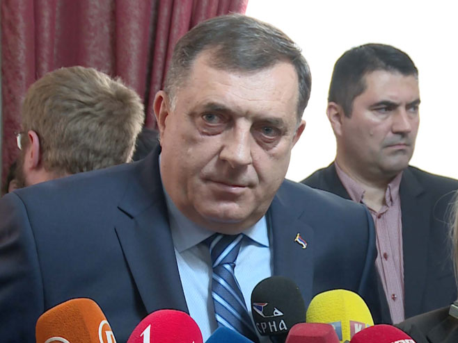 Милорад Додик на божићном пријему Милорад Додик на божићном пријему - Фото: СРНА