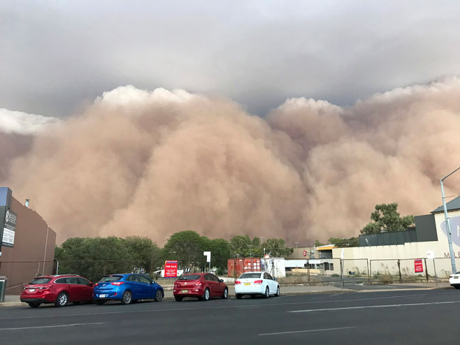 Пјешчана олуја у Аустралији (фото: twitter.com/PhilippineStar) - 