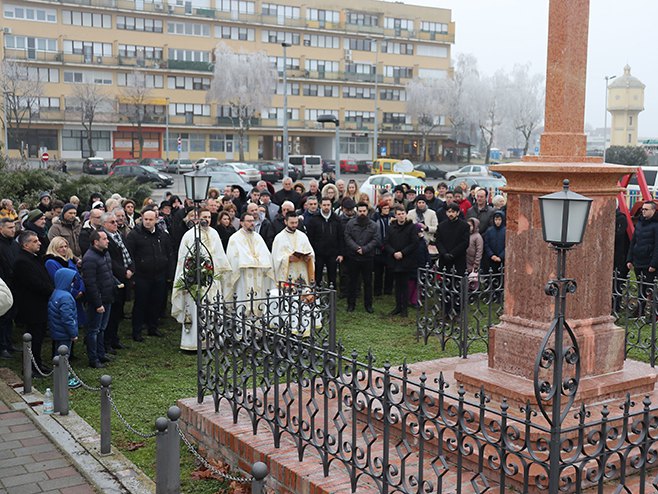 Vukovar: Osvećenje Bogojavljenskog krsta (Foto: Slavko Bubalo/Sputnjik) 