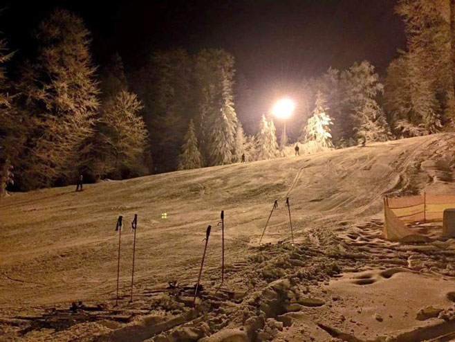 Козара - ноћно скијање (Фото:http://mrakovica.blogspot.com) - 