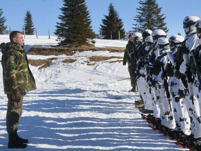 Вулин у посјети Војсци Србије (Фото: www.mod.gov.rs) - 