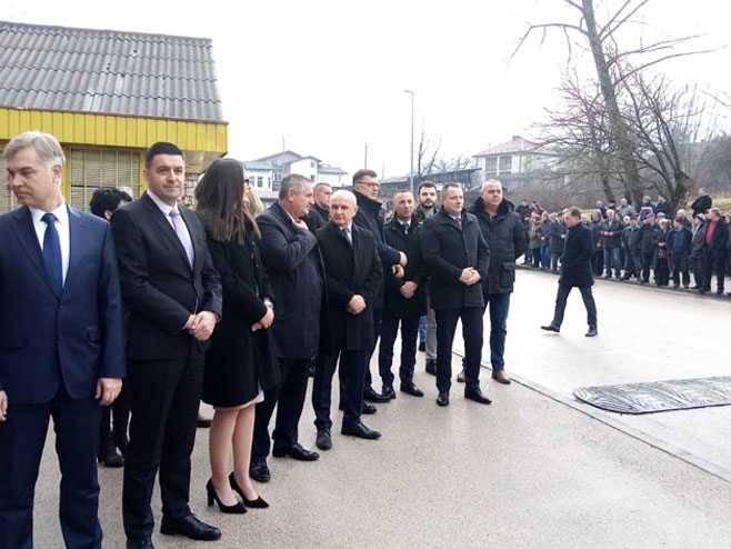Дочек Александра Вучића у Дрвару Дочек Александра Вучића у Дрвару - Фото: РТРС