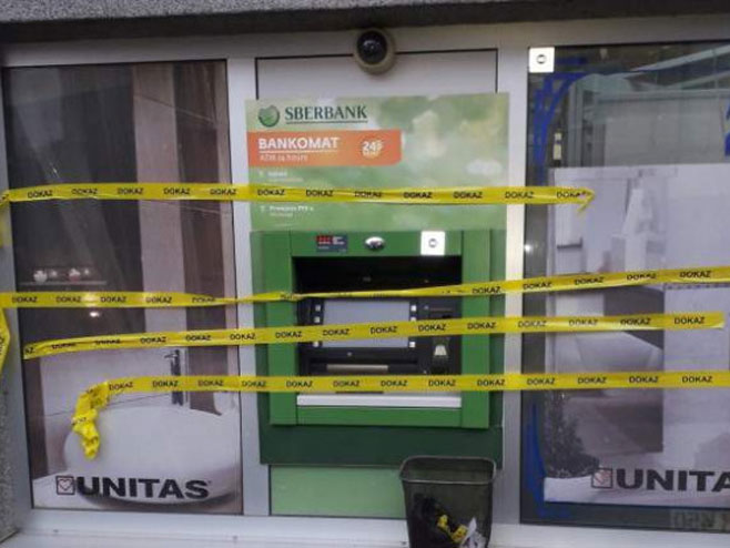 Грачаница- опљачкан банкомат Сбербанке (фото:H. Čalić ) - 