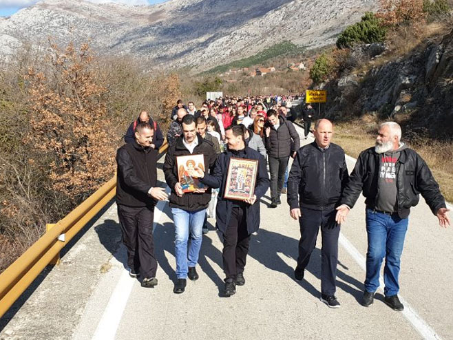 Hiljade vjernika u litiji od Mrkonjića do Trebinja (foto: trebinjelive.info) 