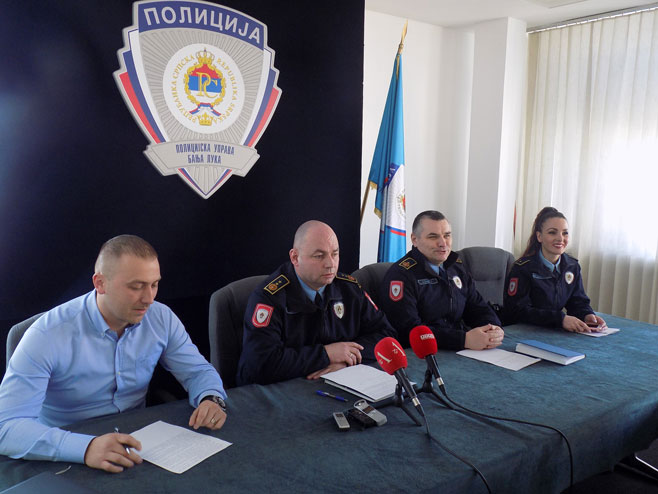 Милош Бркић са сарадницима Милош Бркић са сарадницима - Фото: СРНА
