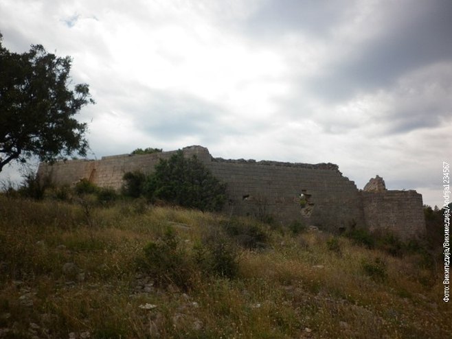 Зидине тврђаве Табија у Сутомору - 