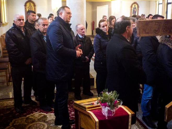 Dodik na liturgiji u Mrčevcima (foto:Argumenti.rs) 