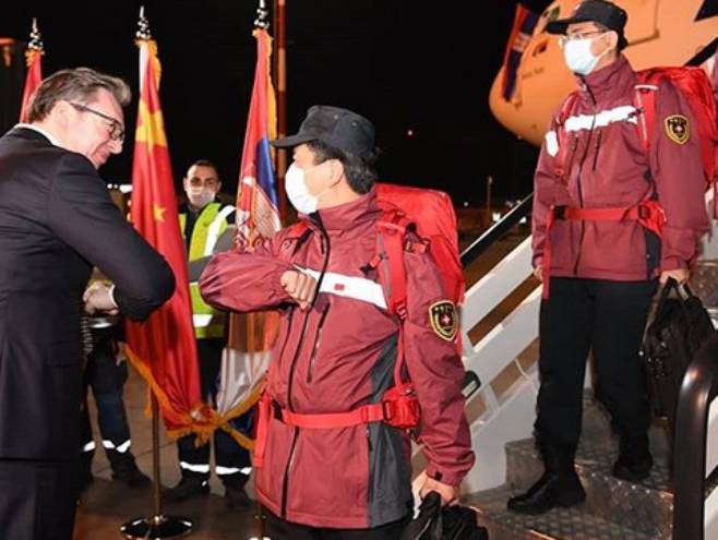 Aleksandar Vučić dočekao kineske stručnjake (foto:buducnostsrbije/instagram) 