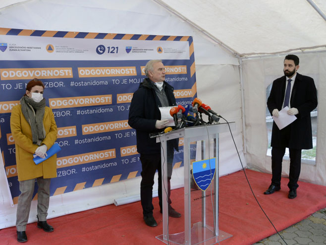 Прес-конференција Кризног штаба ХНК (Фото: Ж. Миличевић) Прес-конференција Кризног штаба ХНК (Фото: Ж. Миличевић) -