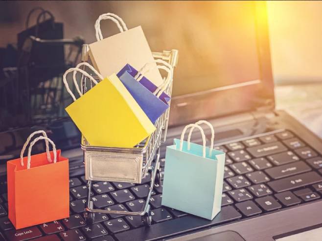 Интернет куповина (фото:Shutterstock) - 