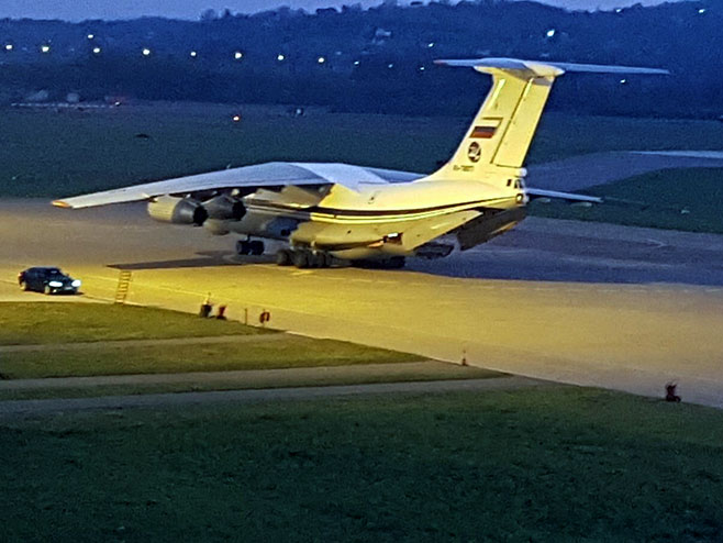 Ruski avion sa pomoć Srpskoj (Foto: RTRS) 