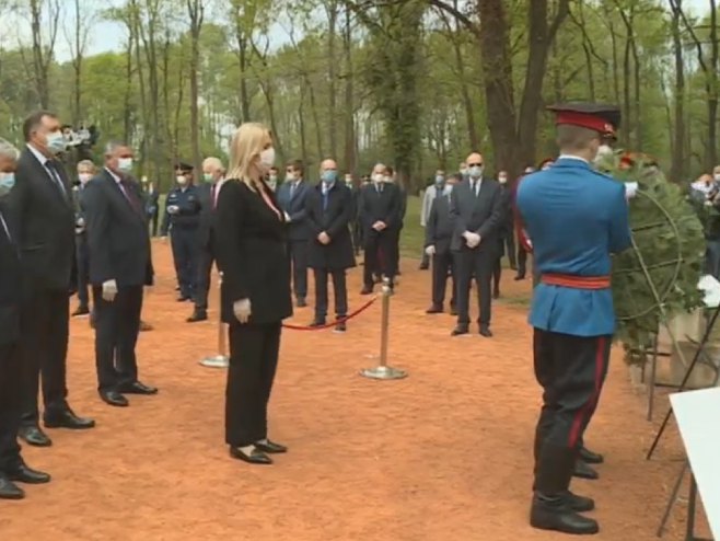 Polaganje vijenaca (Foto: RTRS)