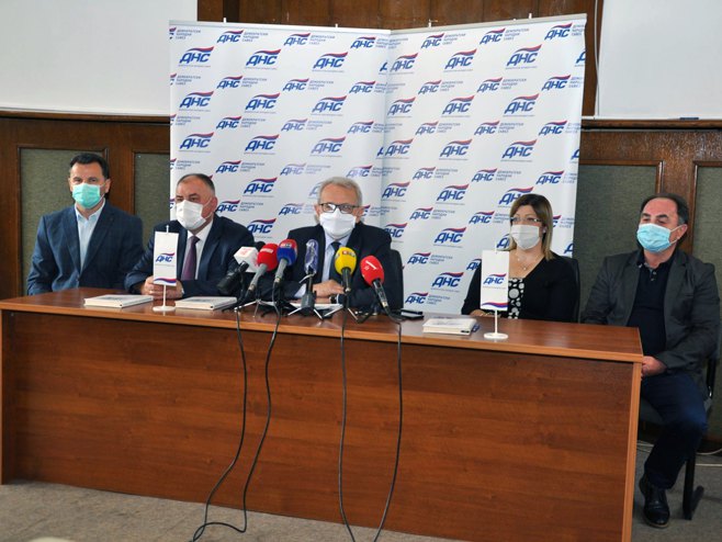 Приједор: ДНС прес конференција за новинаре - Фото: СРНА