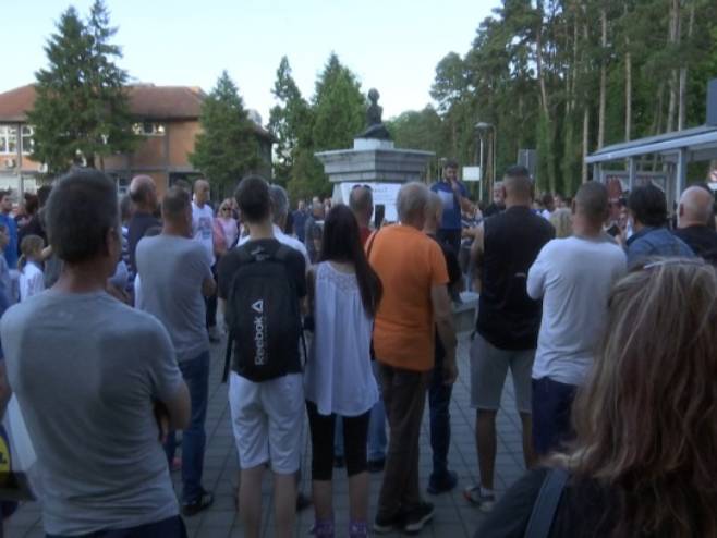 Протести у Бањи Ковиљачи Протести у Бањи Ковиљачи - Фото: РТС