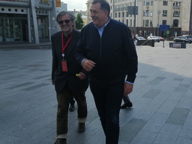 Dodik-Kusturica šetnja Moskvom (Foto: RTRS)
