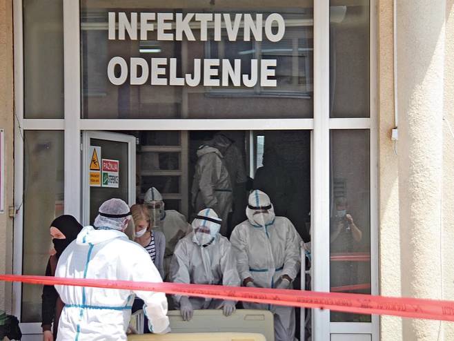 Инфективно одјељење, Нови Пазар (фото: Medin Halilović / Anadolu agency) Инфективно одјељење, Нови Пазар (фото: Medin Halilović / Anadolu agency) -