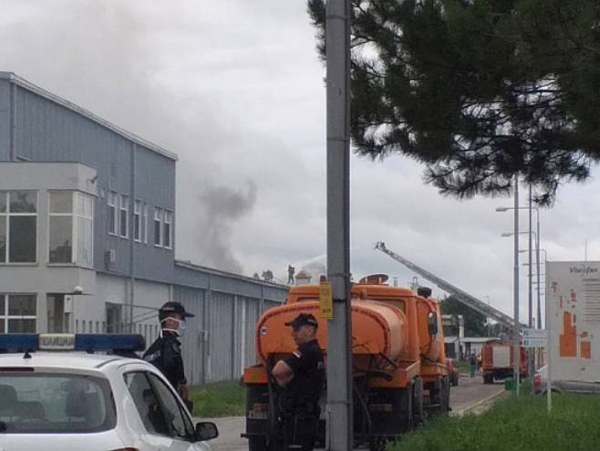 Пожар у фабрици Котекс (фото: 021.rs) - 