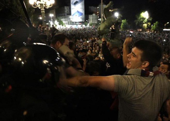 Београд: Протести, насиље  (Фото:TANJUG / ANDRIJA VUKELIC / an) - 