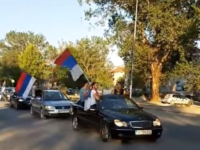 Никшић: "Ауто-литија" Никшић: "Ауто-литија" - Фото: Screenshot/YouTube