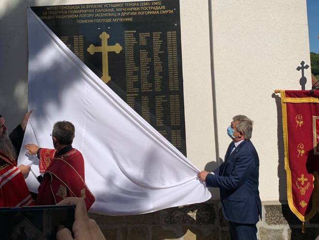 Спомен-плоча са именима јасеновачких мученика из пожарничке парохије Спомен-плоча са именима јасеновачких мученика из пожарничке парохије - Фото: СРНА