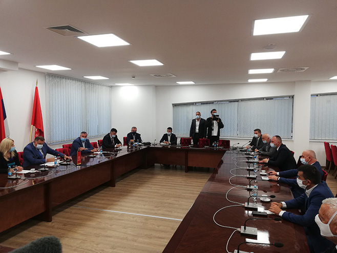 Састанак руководства СНСД и делегације СП (Фото: РТРС)