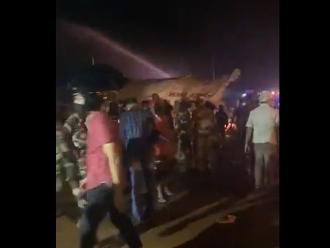 Срушио се авион у Индији (фото: Printscreen/Twitter/@NEETAS11) - 