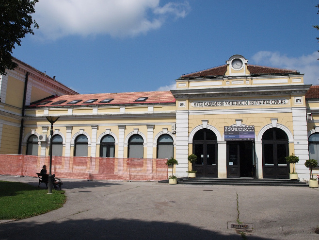 Санација крова Музеја савремене умјетности (Фото:banjaluka.rs.ba) Санација крова Музеја савремене умјетности (Фото:banjaluka.rs.ba) -