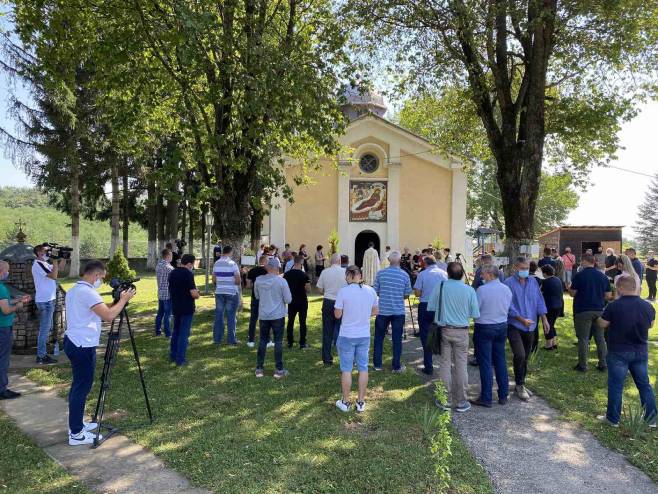 Служен парастос у Цркви Пресвете Богородице, Гораждевац код Пећи - Фото: СРНА